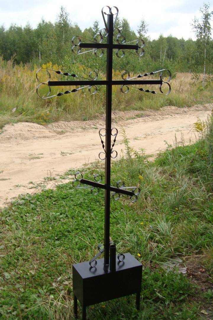 Кресты на могилу из профильной трубы фото